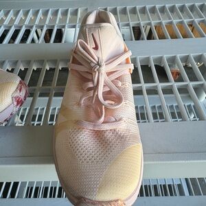 Woman’s size 10 Nike Metcon Shoes